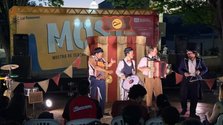 Primeira edição da Mostra de Teatro de Rua de Itabira encerra quatro dias de ocupação artística em espaços públicos