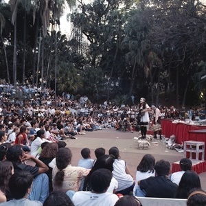 Projeto em Belo Horizonte resgata a história do teatro de rua por meio de oficinas e publicação digital