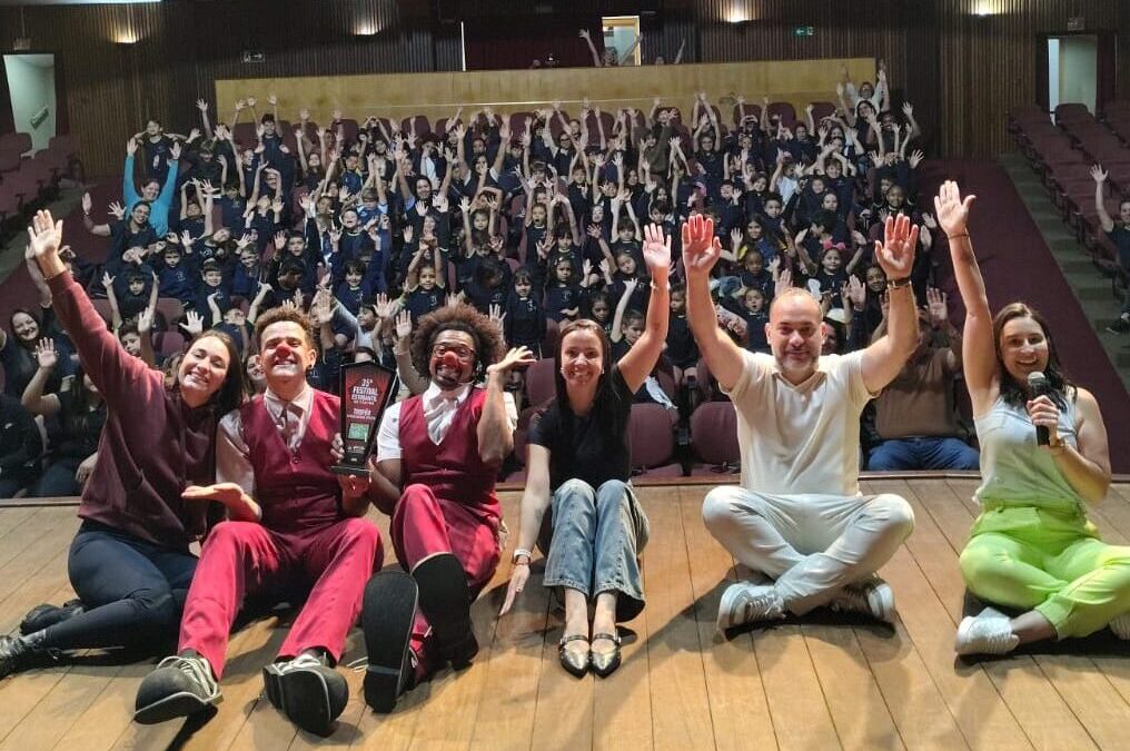 Poços de Caldas inaugura 35ª edição do Festival Estudantil de Teatro com homenagem e maratona de espetáculos