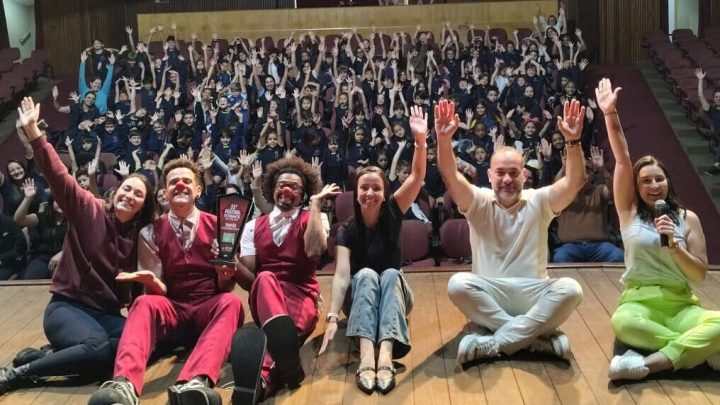 Poços de Caldas inaugura 35ª edição do Festival Estudantil de Teatro com homenagem e maratona de espetáculos